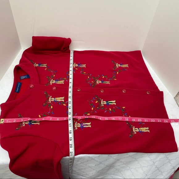 Karen Scott Vntg Christmas Sports Top Cardigan M Red Embroidered Reindeer - Picture 8 of 14